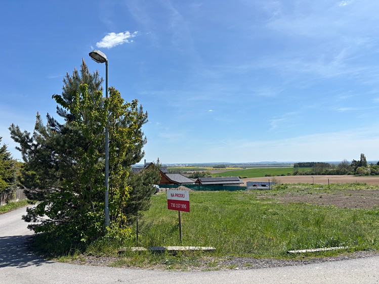 Prodej stavebního pozemku 1 027 m² - foto 2