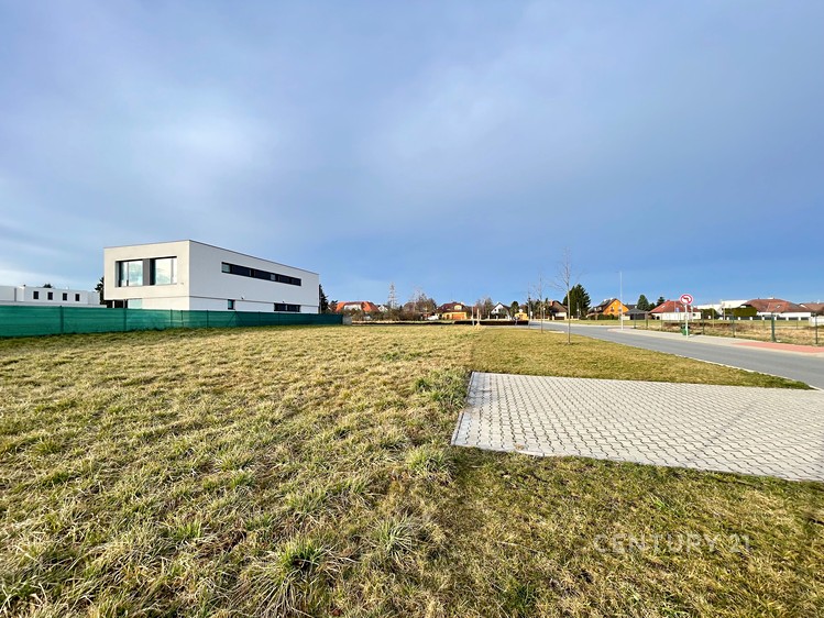 Prodej stavebního pozemku 949 m² - foto 4