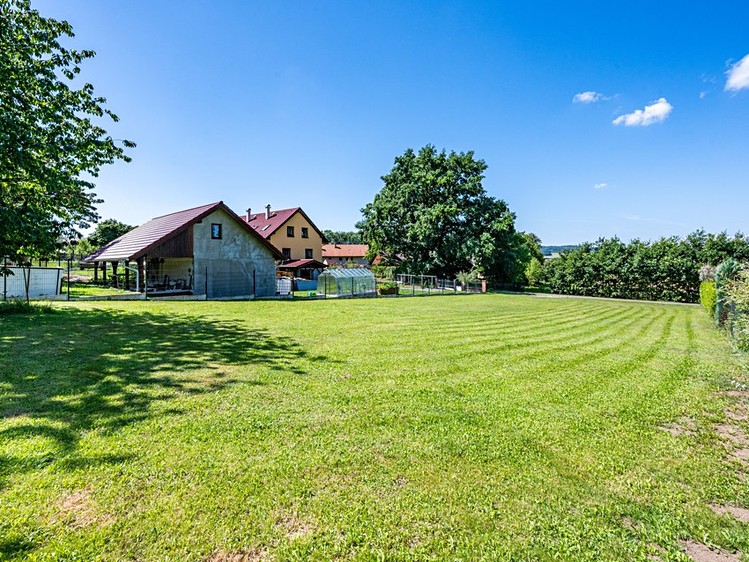Prodej stavebního pozemku 926 m² - foto 5