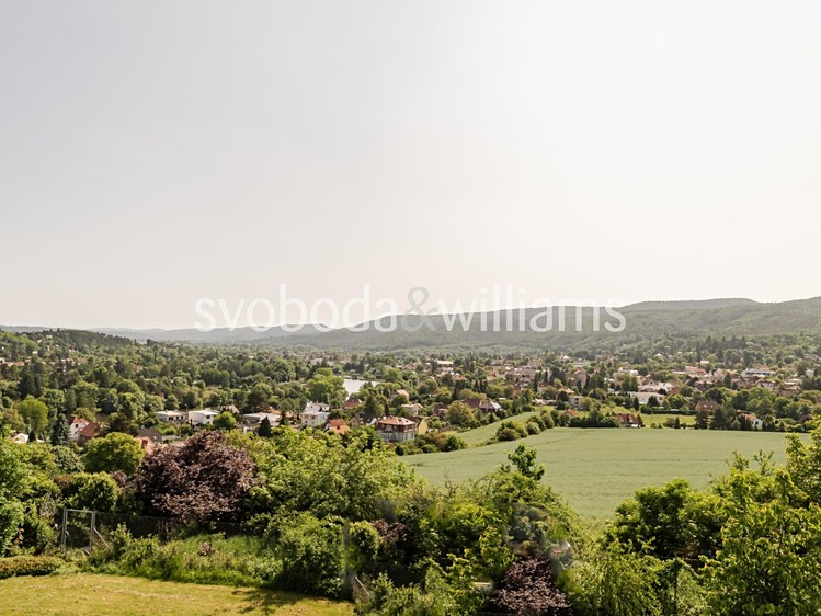 Prodej stavebního pozemku 1 781 m² - foto 1