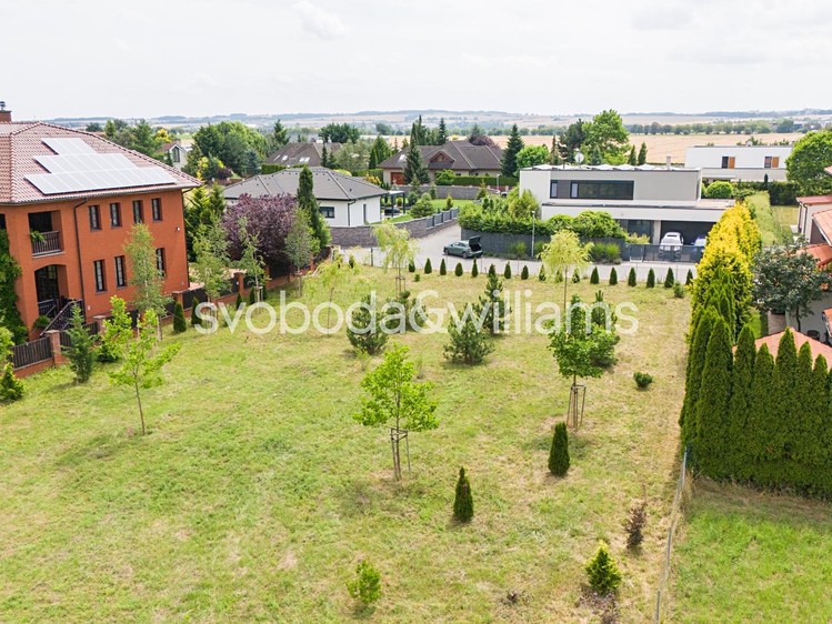 Prodej  stavebního pozemku 2 027 m² - foto 4