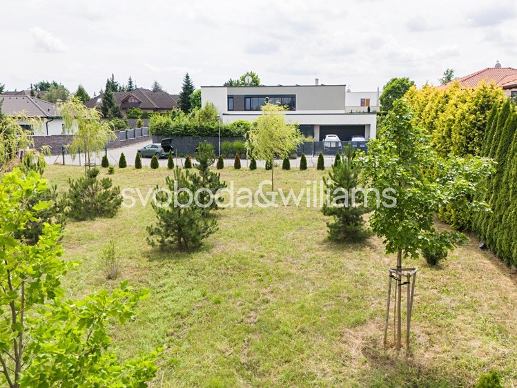 Prodej  stavebního pozemku 2 027 m² - foto 8