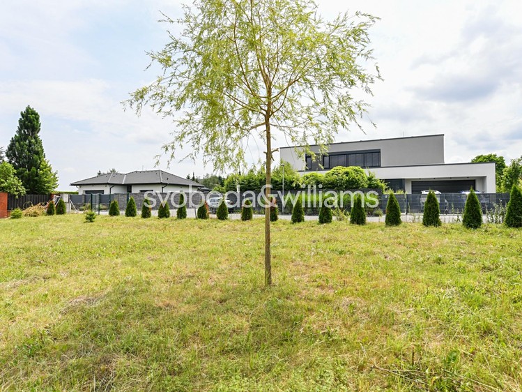 Prodej  stavebního pozemku 2 027 m² - foto 5