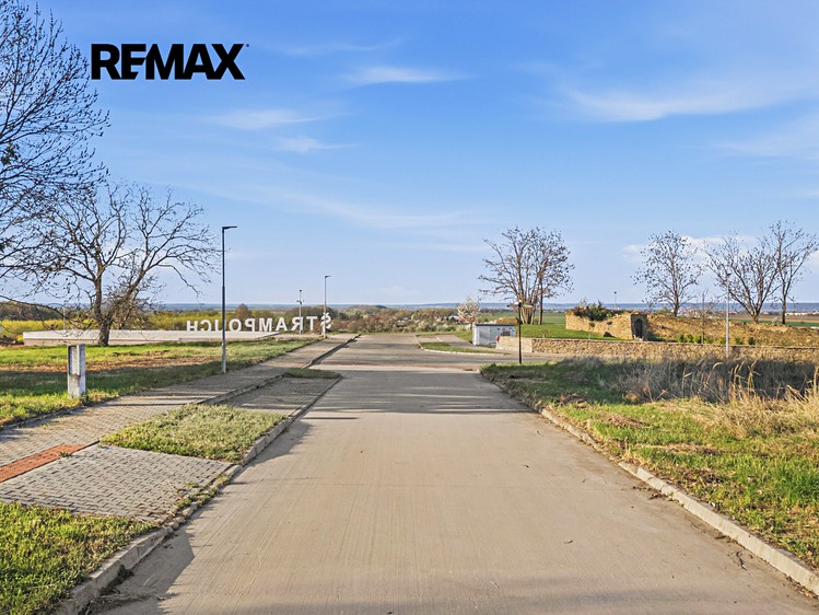 Prodej stavebního pozemku 1 011 m² - foto 6
