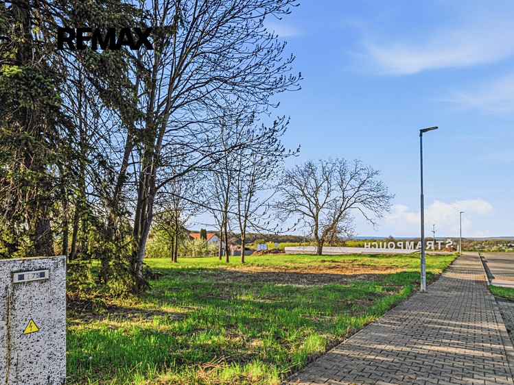 Prodej stavebního pozemku 1 011 m² - foto 7