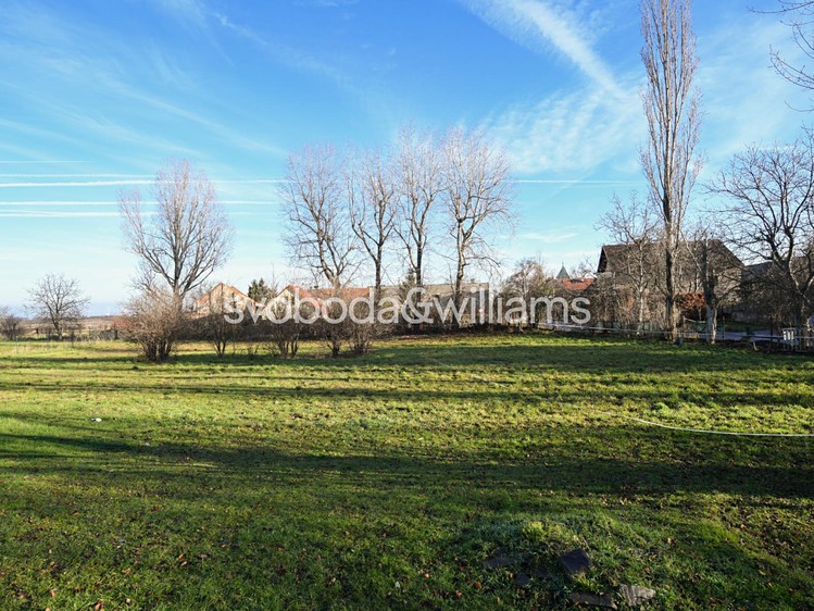Prodej stavebního pozemku 2 412 m² - foto 5