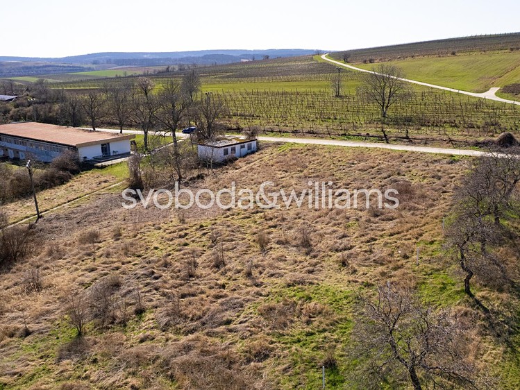 Prodej stavebního pozemku 2 768 m² - foto 2