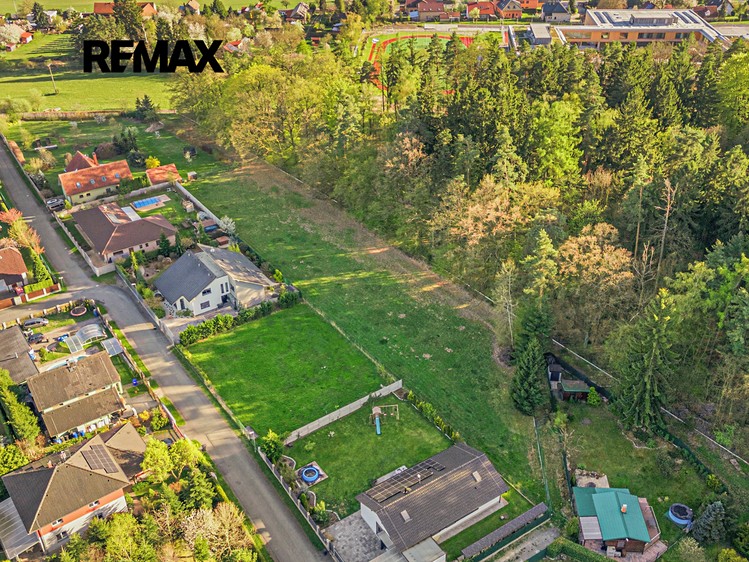 Prodej stavebního pozemku 4 224 m² - foto 4
