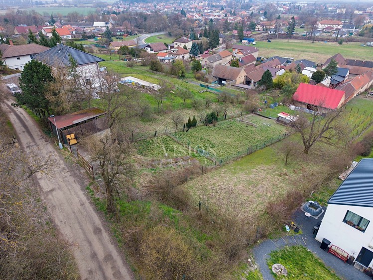 Prodej stavebního pozemku 886 m² - foto 1