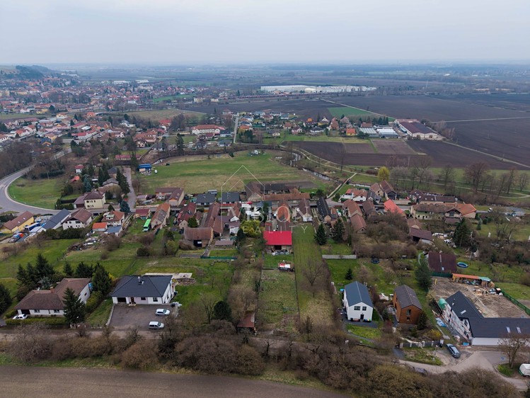 Prodej stavebního pozemku 886 m² - foto 4