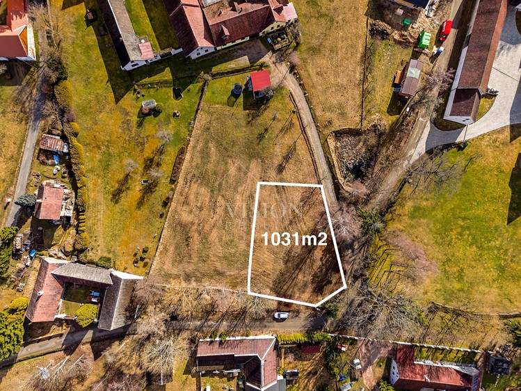 Prodej stavebního pozemku 1 031 m² - foto 1