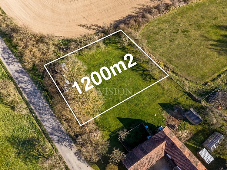 Prodej stavebního pozemku 1 200 m² - foto 1