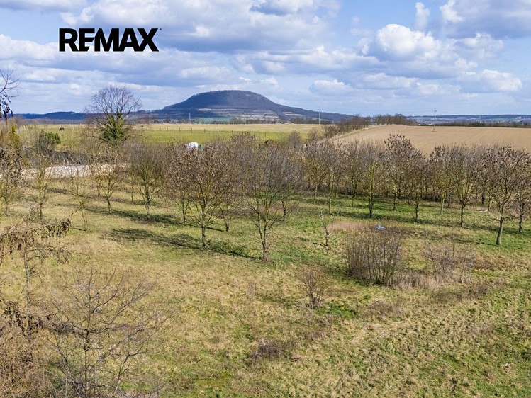 Prodej stavebního pozemku 1 914 m² - foto 4