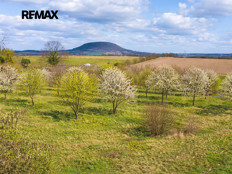 Prodej stavebního pozemku 1 914 m² - foto 5
