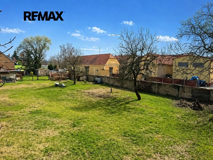 Prodej stavebního pozemku 742 m² - foto 4