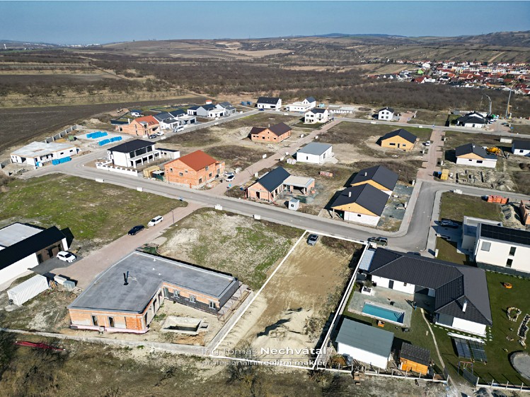 Prodej stavebního pozemku 780 m² - foto 2