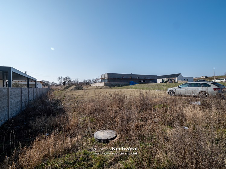 Prodej stavebního pozemku 780 m² - foto 5