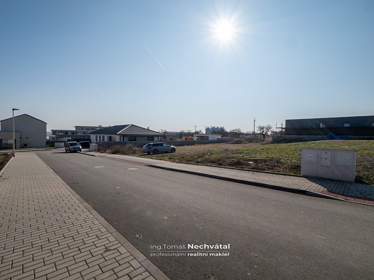 Prodej stavebního pozemku 780 m² - foto 7