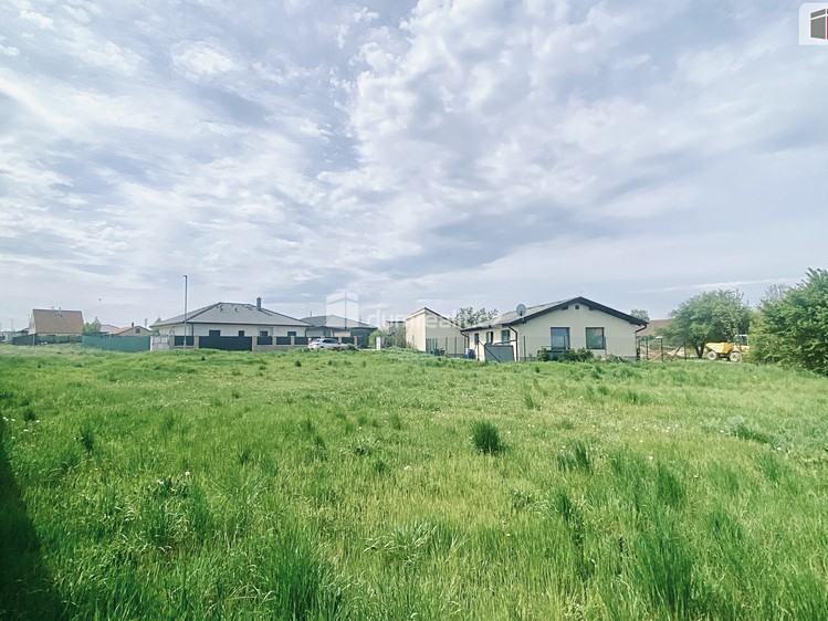 Prodej stavebního pozemku 1 025 m² - foto 4