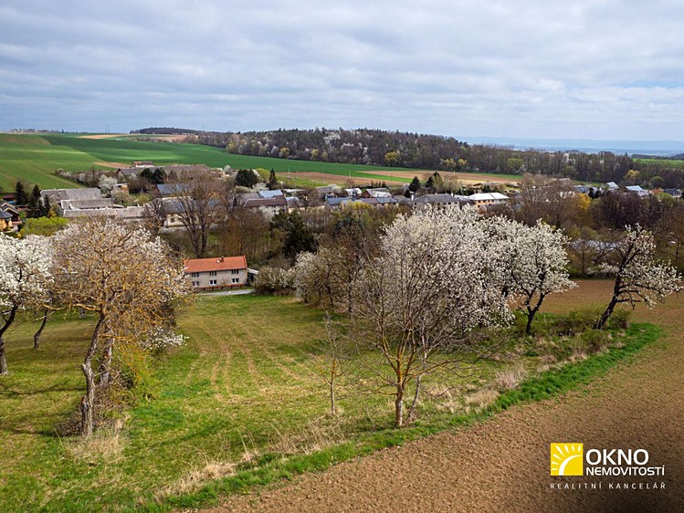 Prodej stavebního pozemku 1 748 m² - foto 7