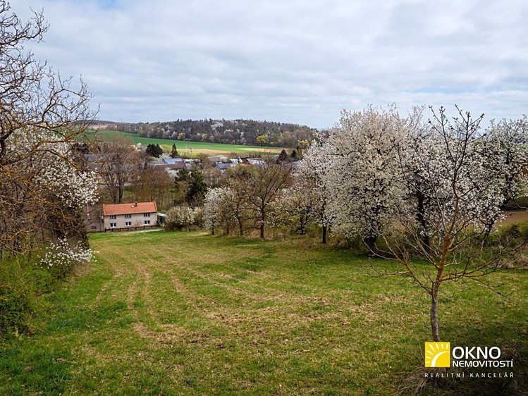 Prodej stavebního pozemku 1 748 m² - foto 5