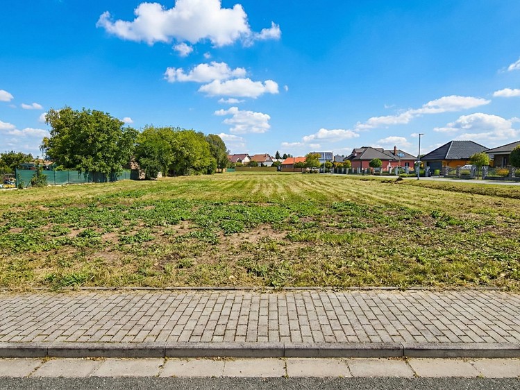 Prodej stavebního pozemku 1 648 m² - foto 4