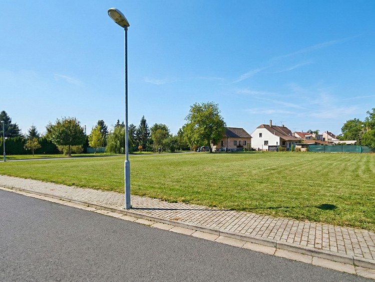 Prodej stavebního pozemku 1 648 m² - foto 5