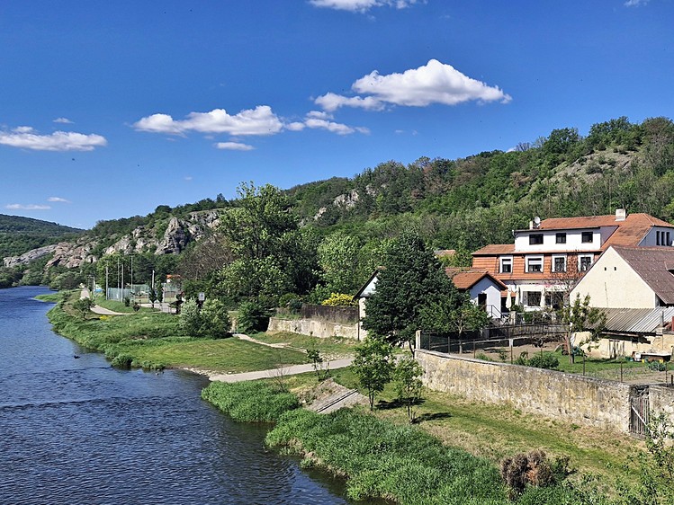 Prodej stavebního pozemku 1 394 m² - foto 4