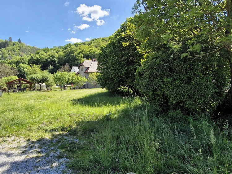 Prodej stavebního pozemku 1 394 m² - foto 1