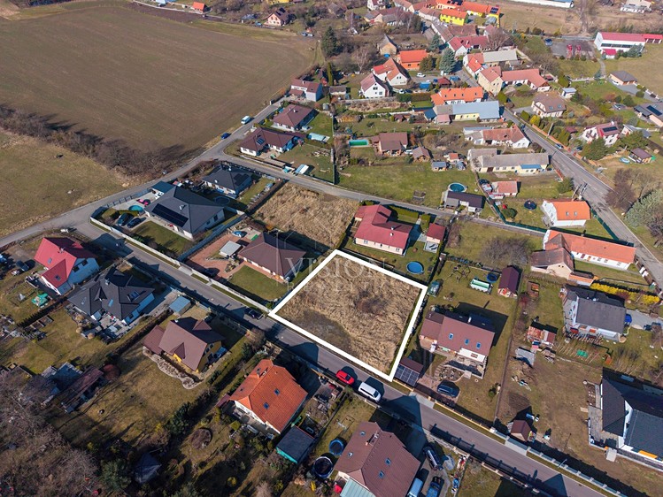 Prodej stavebního pozemku 1 054 m² - foto 2
