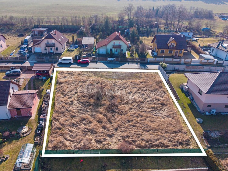 Prodej stavebního pozemku 1 054 m² - foto 1