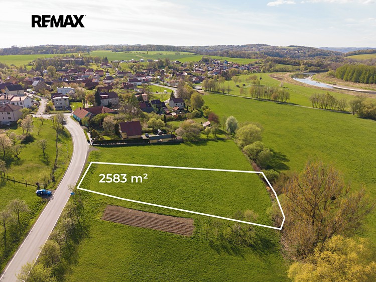 Prodej stavebního pozemku 2 583 m² - foto 1