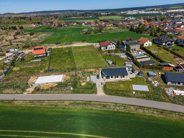 Prodej stavebního pozemku 1 233 m² - foto 5