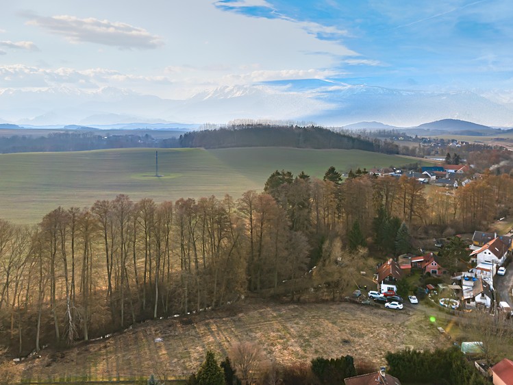 Prodej podílu 1/2 stavebního pozemku 3 041 m² - foto 5