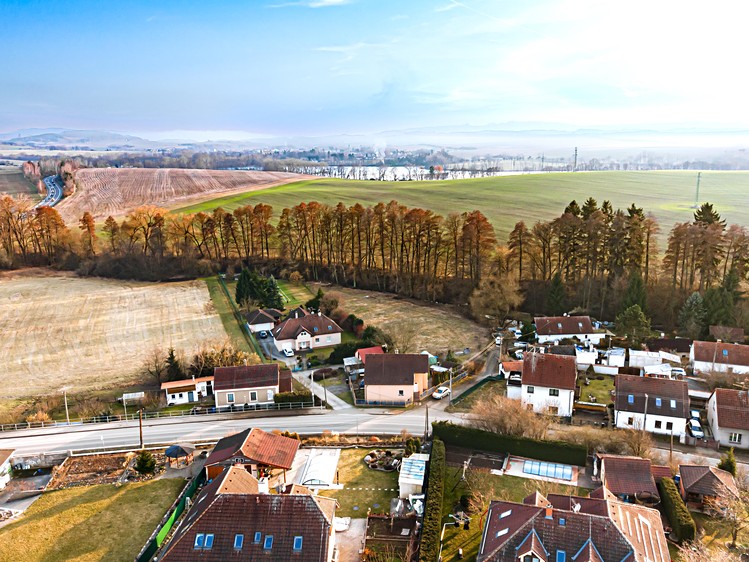 Prodej podílu 1/2 stavebního pozemku 3 041 m² - foto 6