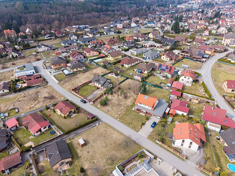 Prodej stavebního pozemku 1 103 m² - foto 3