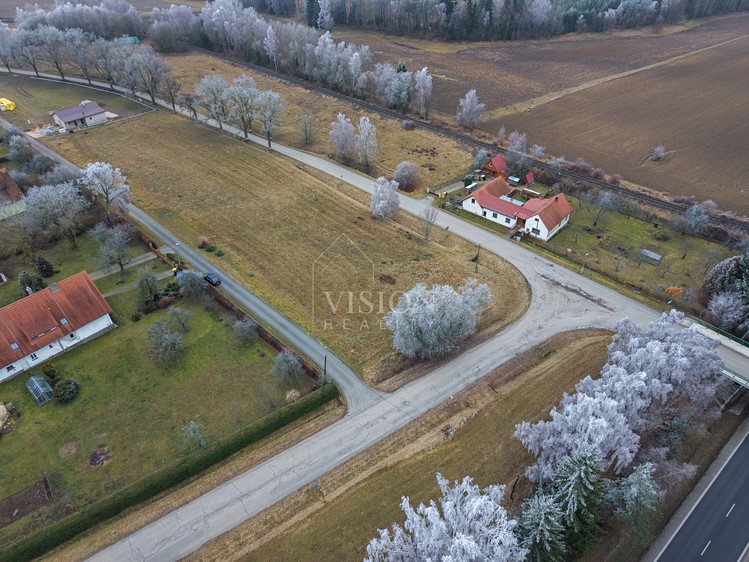 Prodej stavebního pozemku 2 611 m² - foto 6