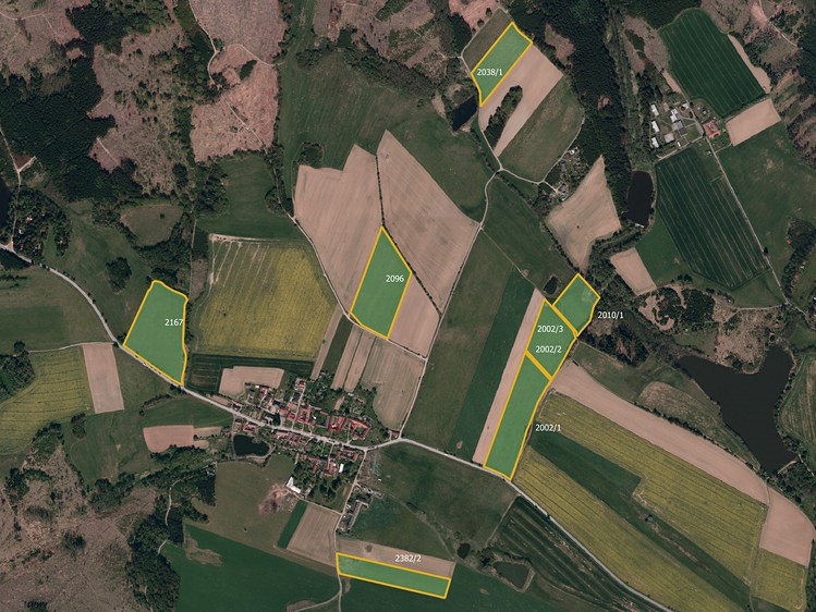 Prodej pole 146 667 m² - foto 1