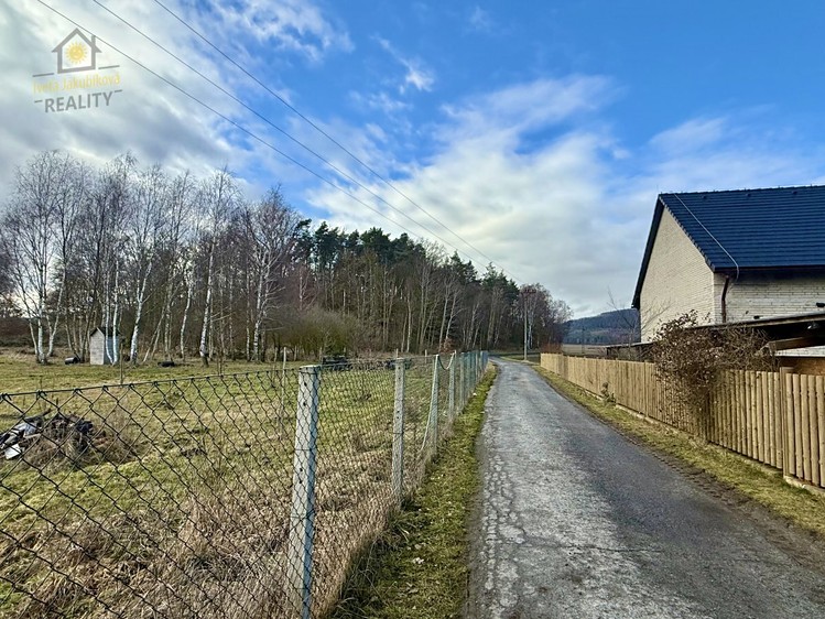 Prodej stavebního pozemku 1 442 m² - foto 2