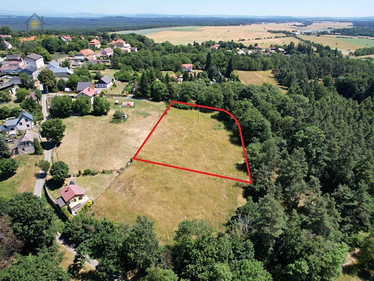 Prodej  stavebního pozemku 4 305 m² - foto 8