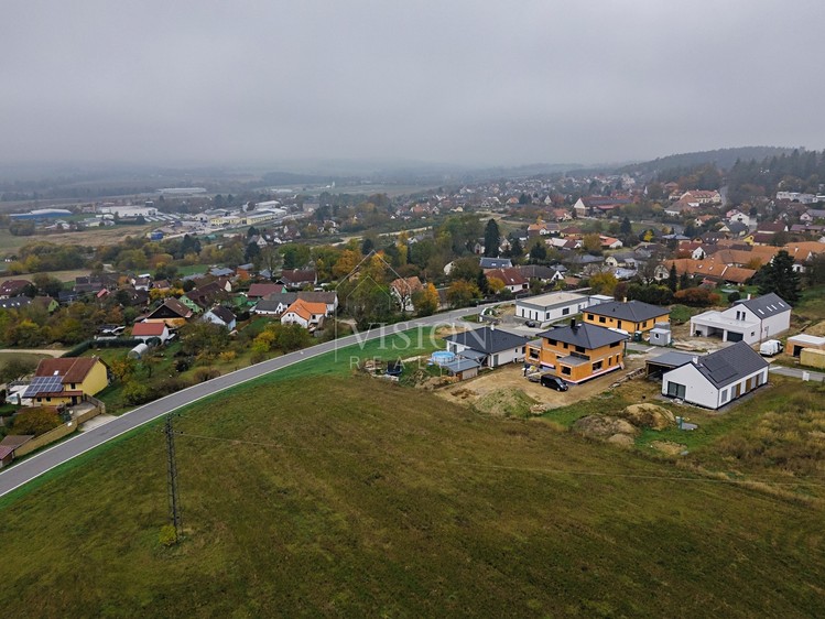 Prodej stavebního pozemku 2 023 m² - foto 4