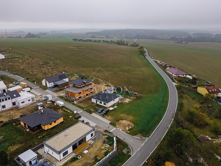 Prodej stavebního pozemku 2 023 m² - foto 6