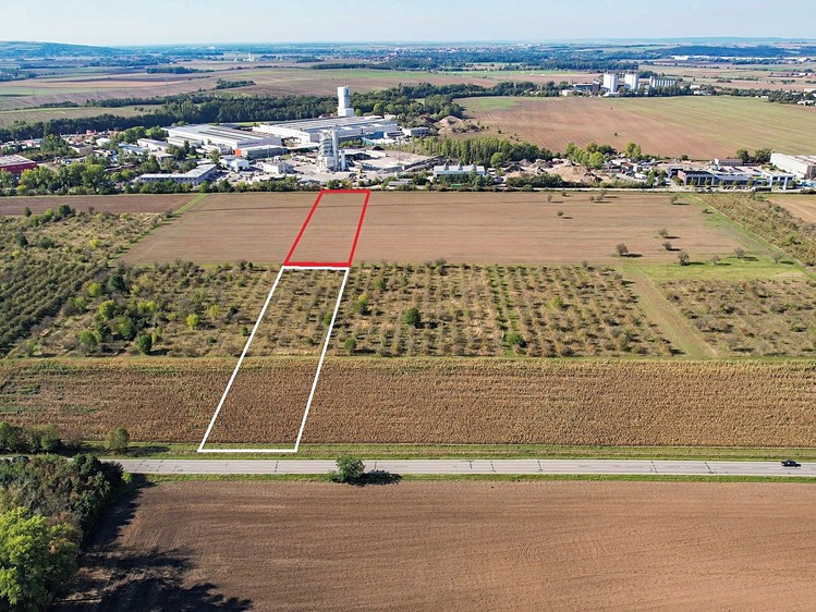 Prodej komerčního pozemku 11 182 m² - foto 3