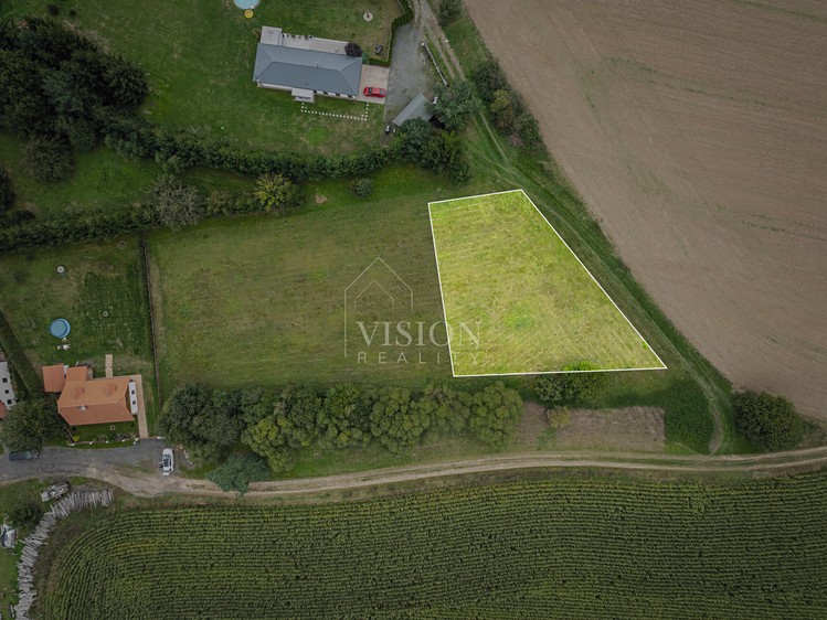 Prodej stavebního pozemku 1 500 m² - foto 1