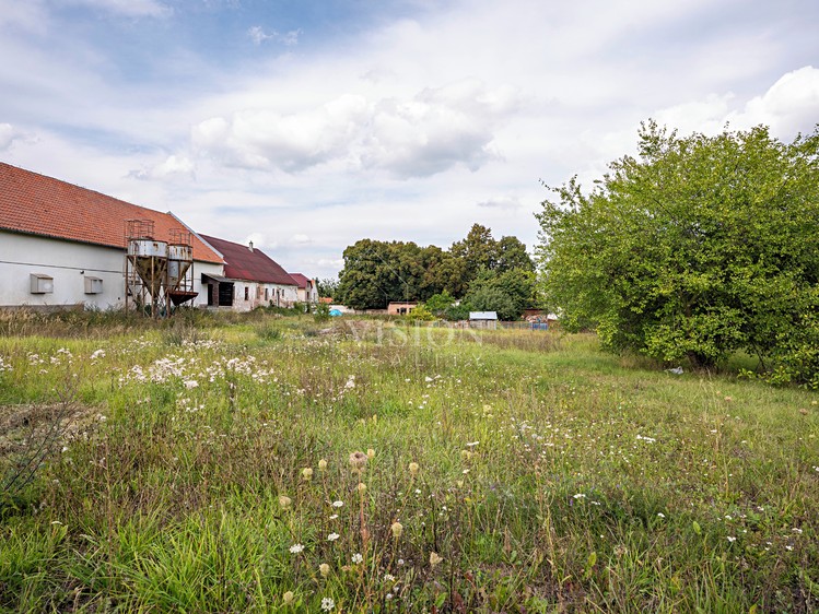 Prodej  stavebního pozemku 2 579 m² - foto 4