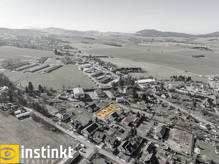 Prodej stavebního pozemku 1 000 m² - foto 1