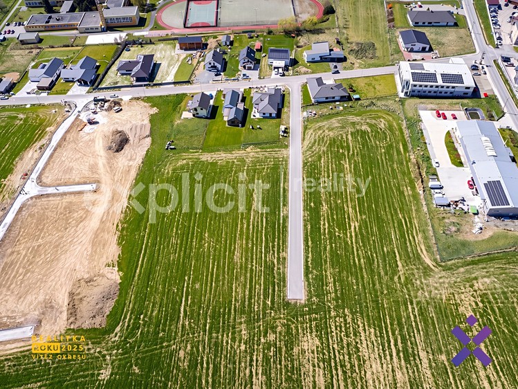 Prodej stavebního pozemku 2 505 m² - foto 3