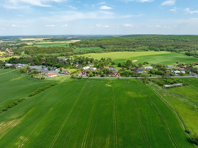 Prodej stavebního pozemku 2 106 m² - foto 4