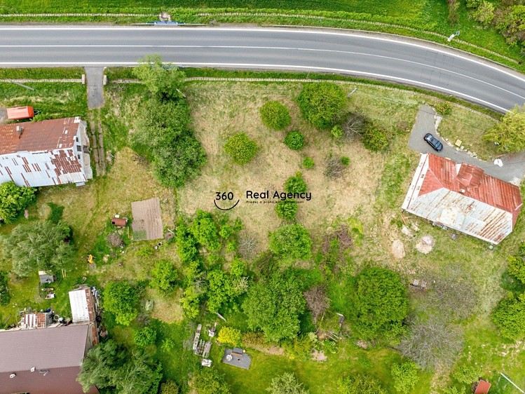 Prodej stavebního pozemku 1 053 m² - foto 2