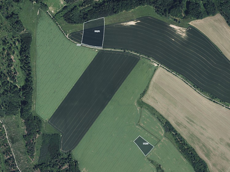 Prodej pole 16 086 m² - foto 1